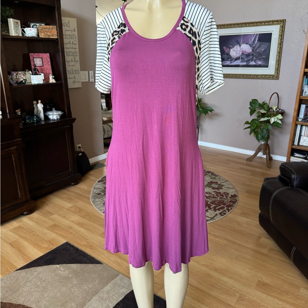 Leani pink, black & white short sleeve dress w/pockets-size L